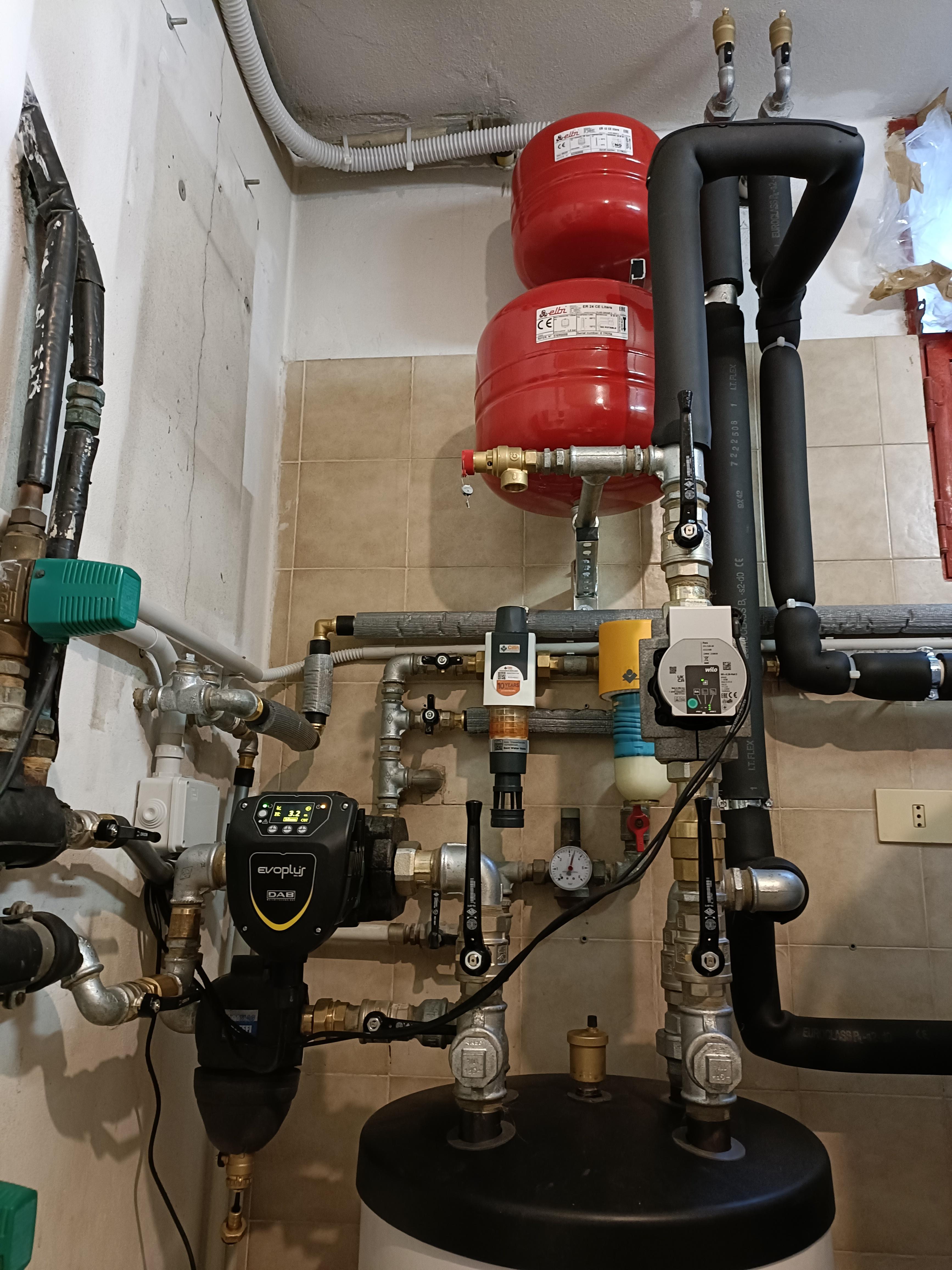 Installazione pompa di calore Stiebel Eltron realizzato da HF Impianti,  a Monza