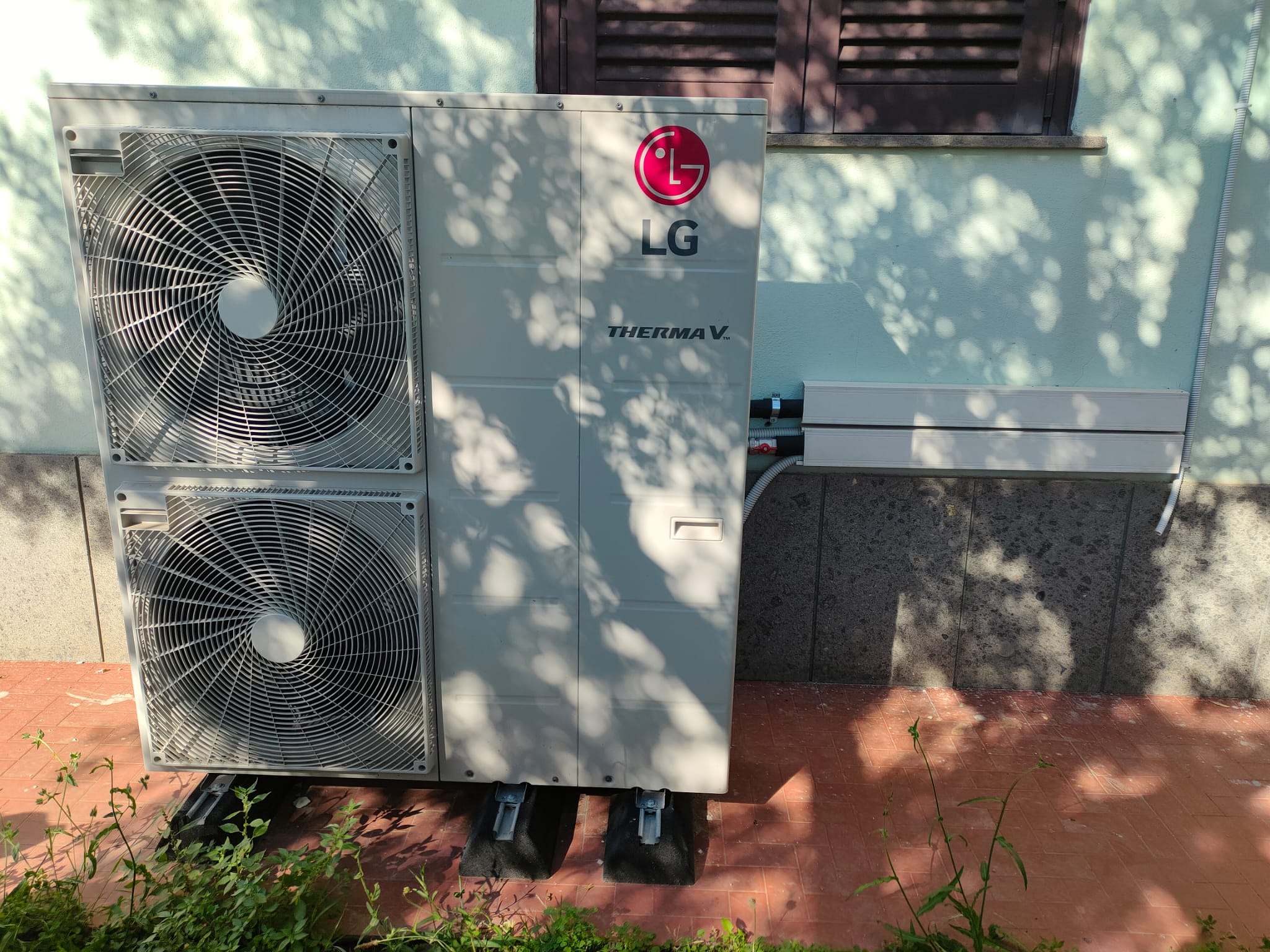 Casa Zero Gas Riqualificazione Energetica in Pompa di Calore Ariccia realizzato da STUDIO TECNICO ING. D'ALESSIO, a