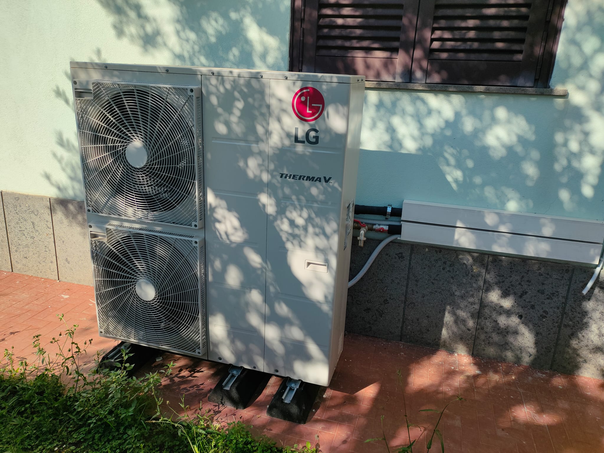 Casa Zero Gas Riqualificazione Energetica in Pompa di Calore Ariccia realizzato da STUDIO TECNICO ING. D'ALESSIO, a