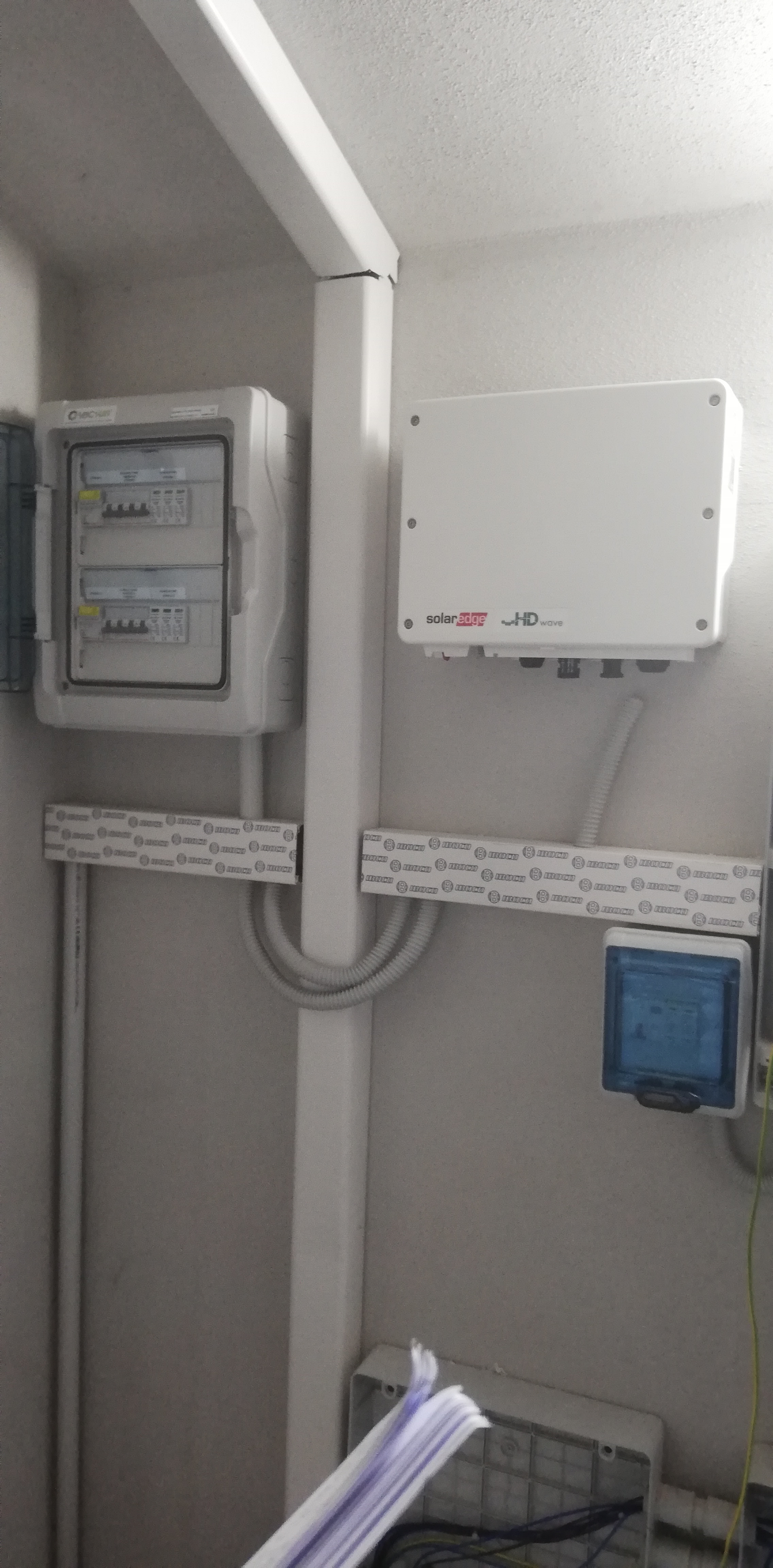 2020 Stimigliano (Ri) Impianto FV 6 Kwp, con pannelli Sun Power Max 3 da 400 wp, inverter SolarEdge e ottimizzatori realizzato da BOSS IMPIANTI TECNOLOGICI snc,  a Fabrica di Roma