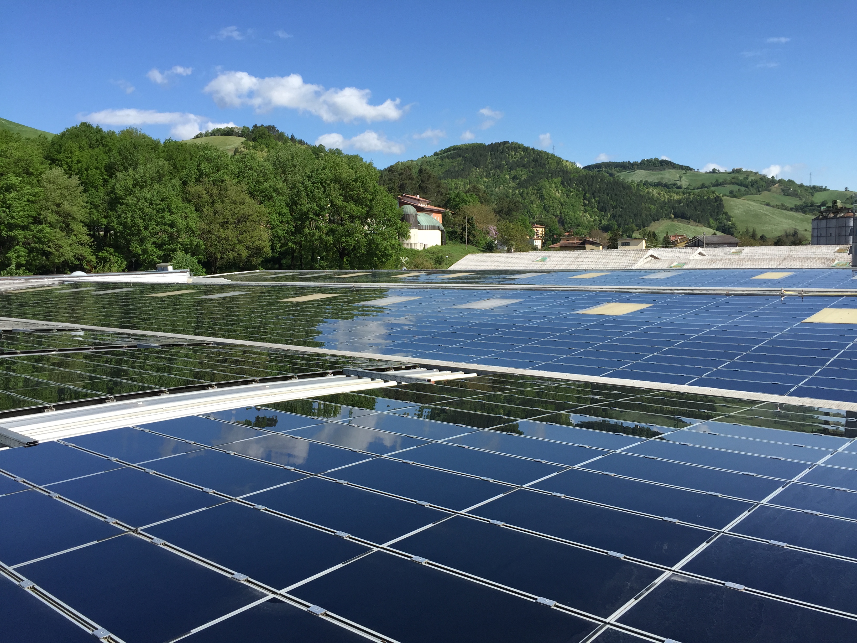 Impianto fotovoltaico potenza nominale 132 kWp realizzato da Salucci Impianti S.r.l,  a Montecalvo in Foglia