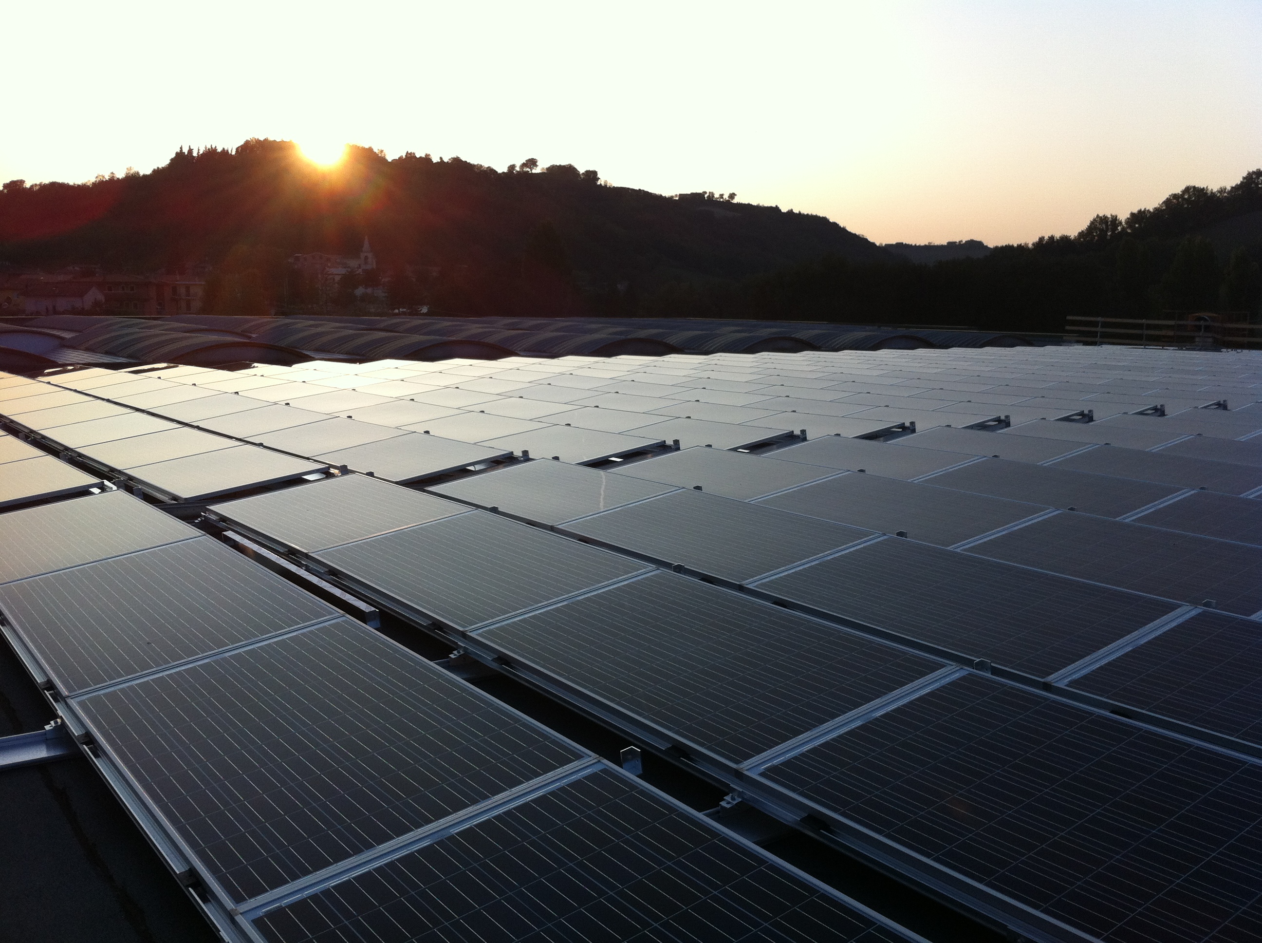 Impianto fotovoltaico potenza nominale 100 kWp realizzato da Salucci Impianti S.r.l,  a Montecalvo in Foglia