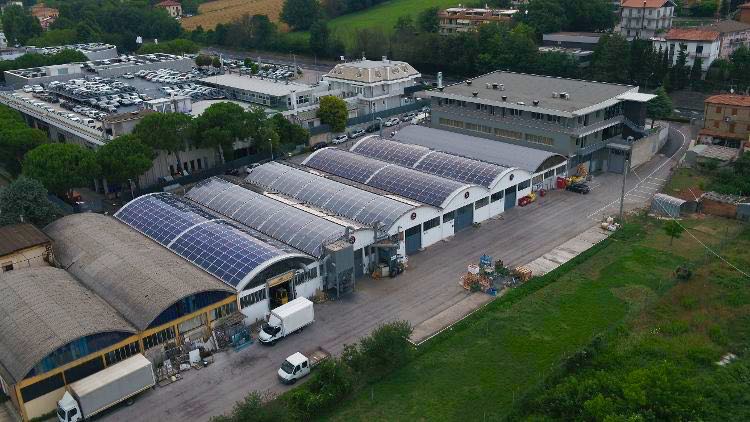 Impianto fotovoltaico  potenza nominale 60 kWp realizzato da Salucci Impianti S.r.l,  a Montecalvo in Foglia