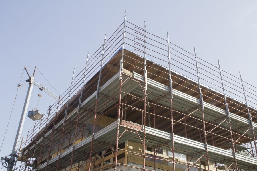 Progetto di sopralzo in legno, per realizzazione di unità abitativa indipendente realizzato da Fulvio Miatello, a Vedano Olona
